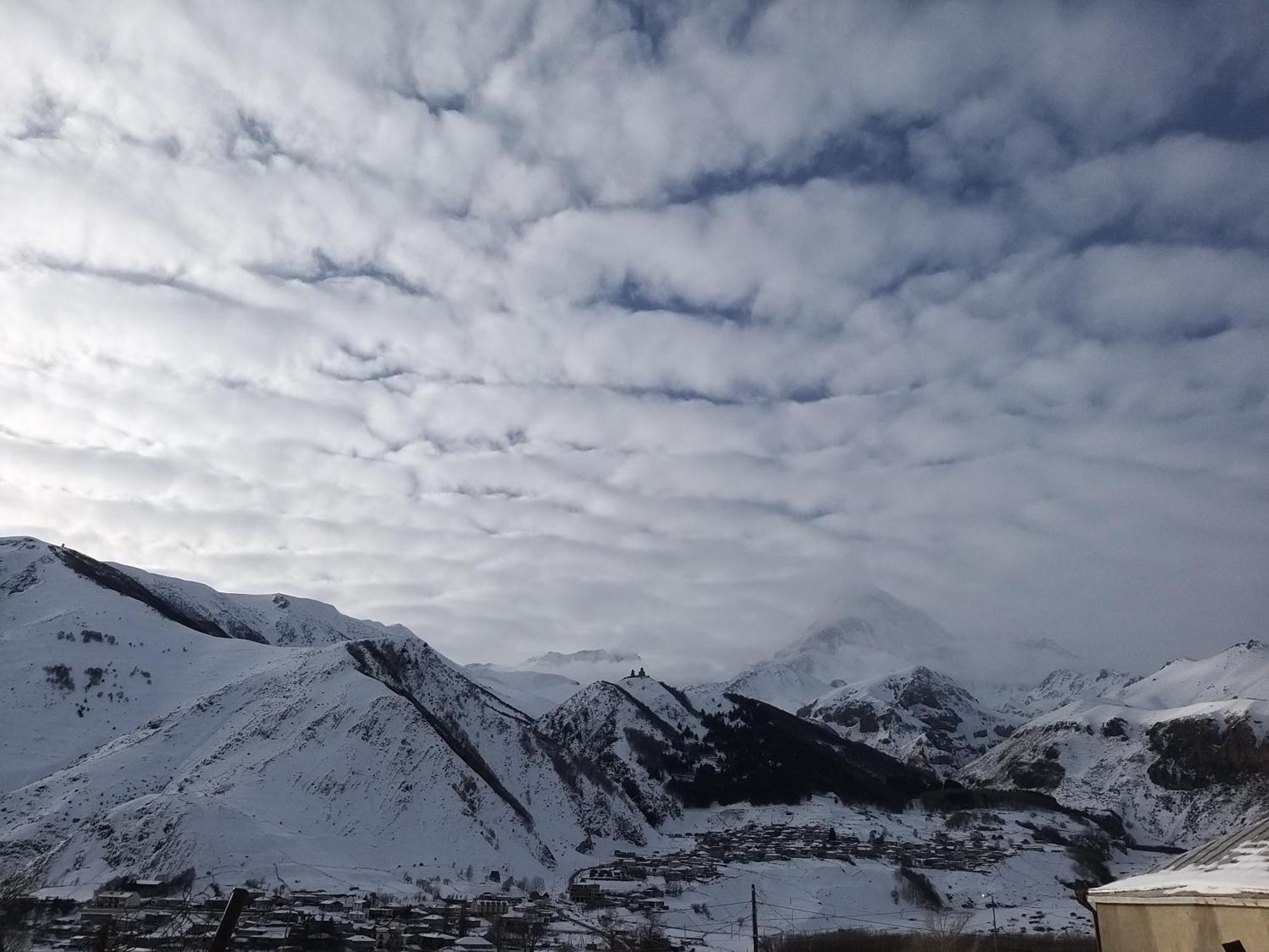 Emotion Kazbegi Lejlighed Værelse billede