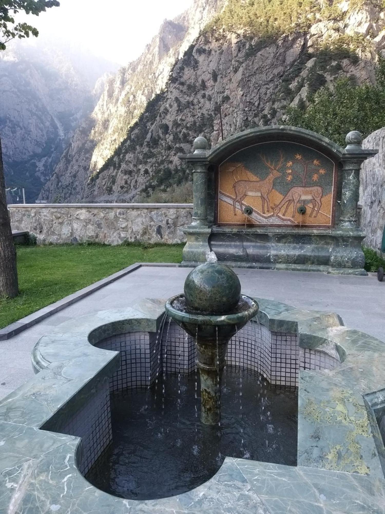 Emotion Kazbegi Lejlighed Værelse billede