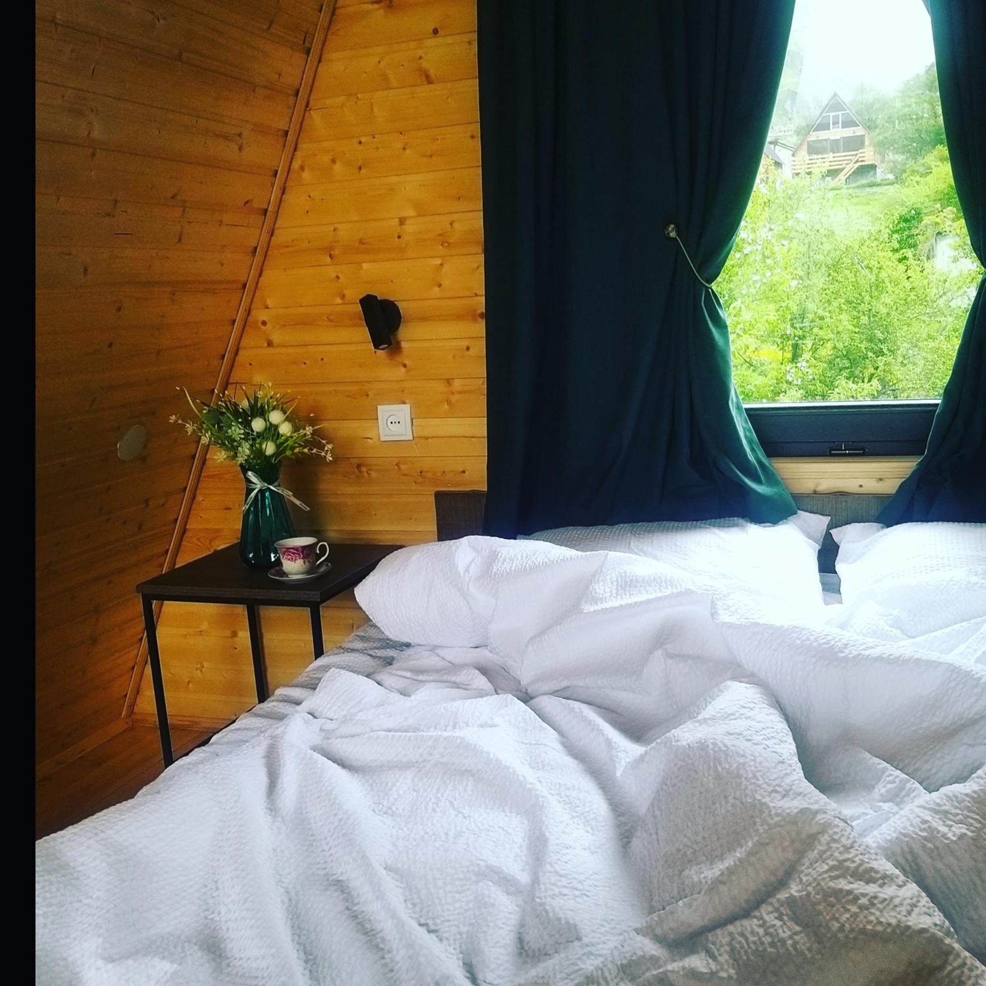 Emotion Kazbegi Lejlighed Værelse billede